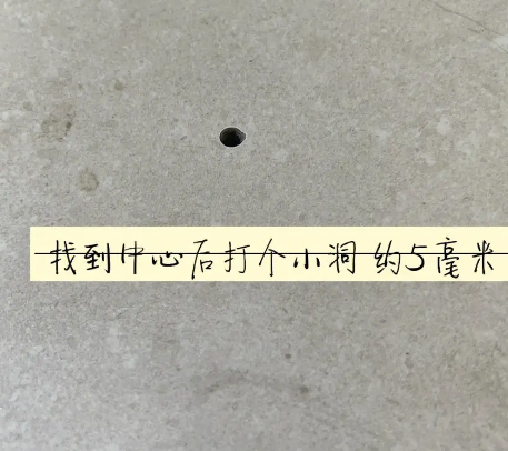 七星瓷砖空鼓维修公司专业解答在瓷砖铺贴过程中，如果砂料搅拌不均匀，将会带来以下问题