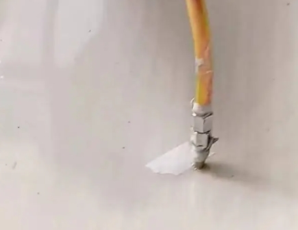七星瓷砖空鼓维修公司专业解答在瓷砖铺贴过程中，如果使用的砂料过粗（如全部使用了粗砂），可能会导致以下问题